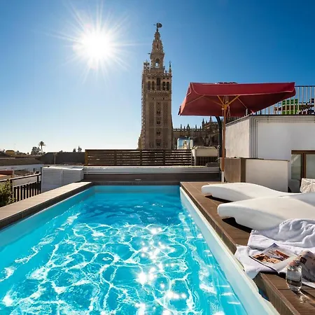 Cathedral Luxury Studio, Swimming Pool And Cathedral Views * Sevilla