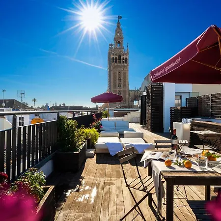 Cathedral Luxury Studio, Swimming Pool And Cathedral Views * Sevilla