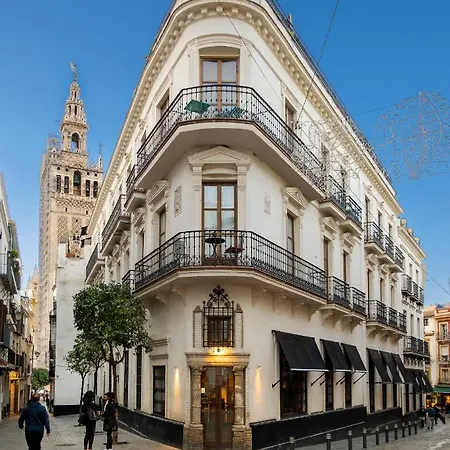 Cathedral Luxury Studio, Swimming Pool And Cathedral Views
